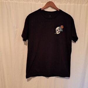 Empyre Black T-Shirt with Skull and Rose Graphic